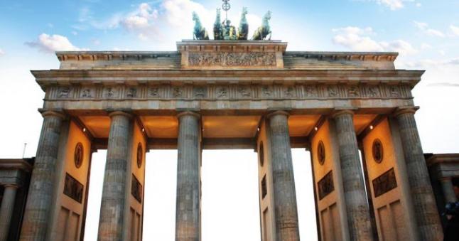 LIC IS Berlino   Porta di Brandeburgo (3) ID185791908
